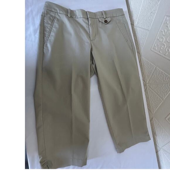 Dockers women's Size 8 34x20 capri Khaki cream beige  stretch - Picture 1 of 14
